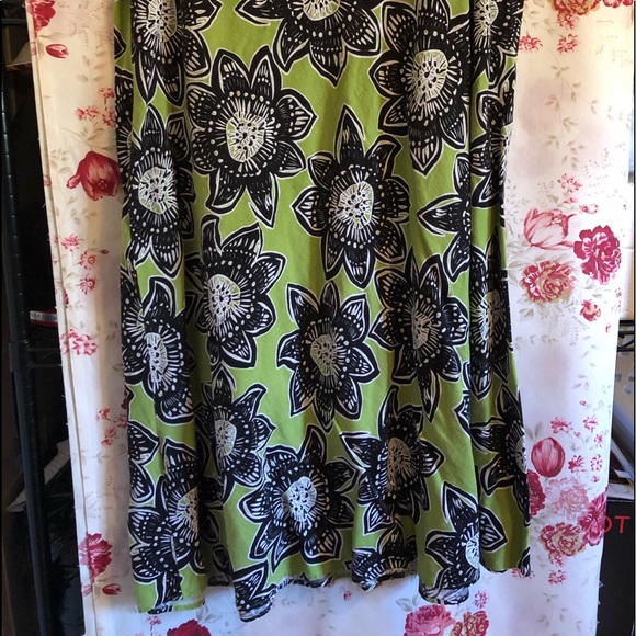 Plus skirt - Picture 2 of 2